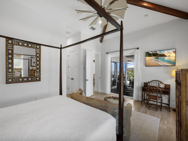 Beachside Four Bedrooms Vacation Home in Anna Maria